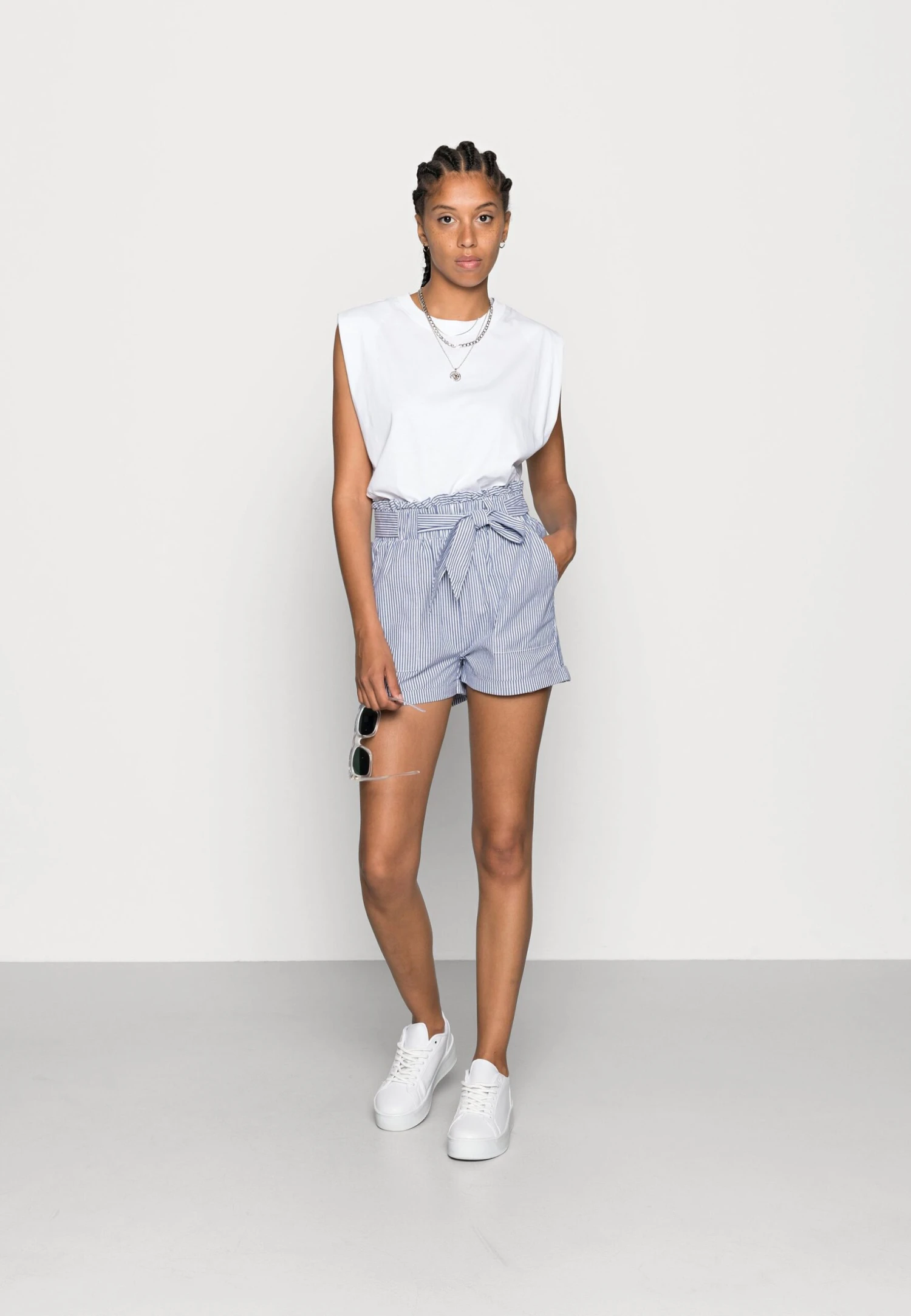 ONLY Smilla Belt Noos - Shorts 4 ONLY Smilla Belt Noos - Shorts - Image 2