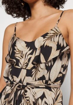 ONLY Onlchelsea Strap - Jumpsuit - Black Untamed Leaves -ESPRIT || ONLY || Wal G Sales Store 0e77bb6a87ad475d936d9f68fa0c5828