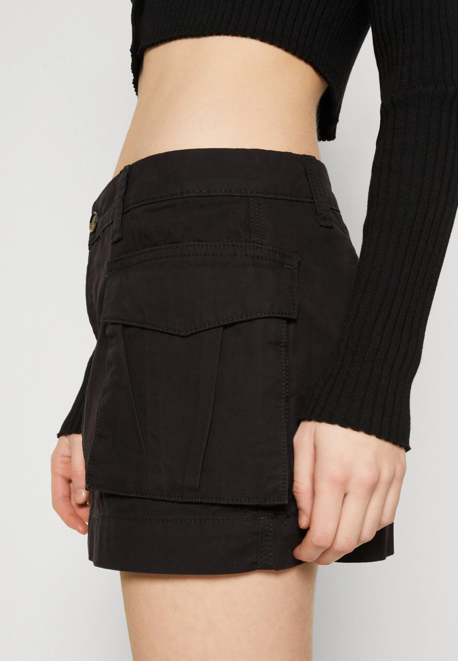 WEEKDAY Janis Utility Skirt - Mini Skirt - Black 8 WEEKDAY Janis Utility Skirt - Mini Skirt - Black - Image 6