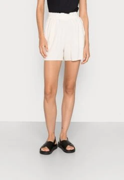 Yasviggi- Shorts - Eggnog/Melange