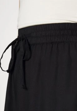 Vero Moda Petite Vmbumpy - Shorts -ESPRIT || ONLY || Wal G Sales Store 24493396d5a84a0ebad1d5daafcae807