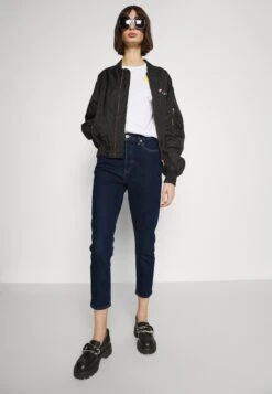 RE/DONE Ankle Crop - Slim Fit Jeans -ESPRIT || ONLY || Wal G Sales Store 2cfc7ab1d7b04ea4b6eae48270e032d8