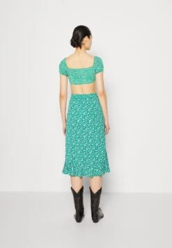 ONLY Onlcarly Flounce Skirt - A-Line Skirt - Dark Green/White -ESPRIT || ONLY || Wal G Sales Store 2d19cc794fb44c14b82cb9c3e91e6da4