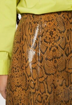 Yassnero - Mini Skirt - Nugget -ESPRIT || ONLY || Wal G Sales Store 30e45f69b017484484588279f8aaffc3