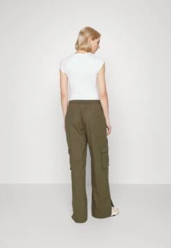 Ellesse Kelis Pant - Cargo Trousers -ESPRIT || ONLY || Wal G Sales Store 3474487b9ec94de8931887a3ccc5e3ed