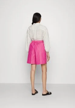 Max Mara Leisure Vezzo - Shorts -ESPRIT || ONLY || Wal G Sales Store 462056d0d7da4130b2e8163abc79da97