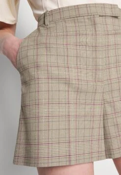 Patrizia Pepe Pantaloni/Trousers - Shorts - Spring Beige Check -ESPRIT || ONLY || Wal G Sales Store 4edcaeaf75cd46319fd8d255607d0ede