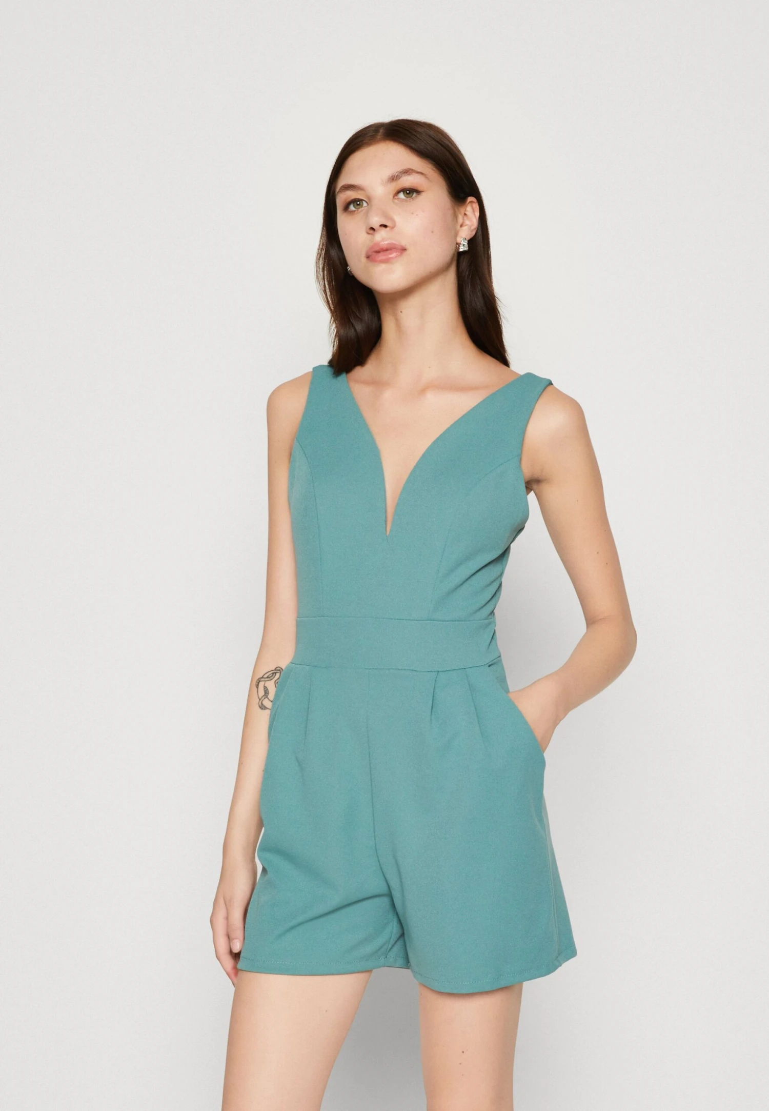 Wal G Cleo V Neck Playlist - Jumpsuit - Sage Green 3 Wal G Cleo V Neck Playlist - Jumpsuit - Sage Green