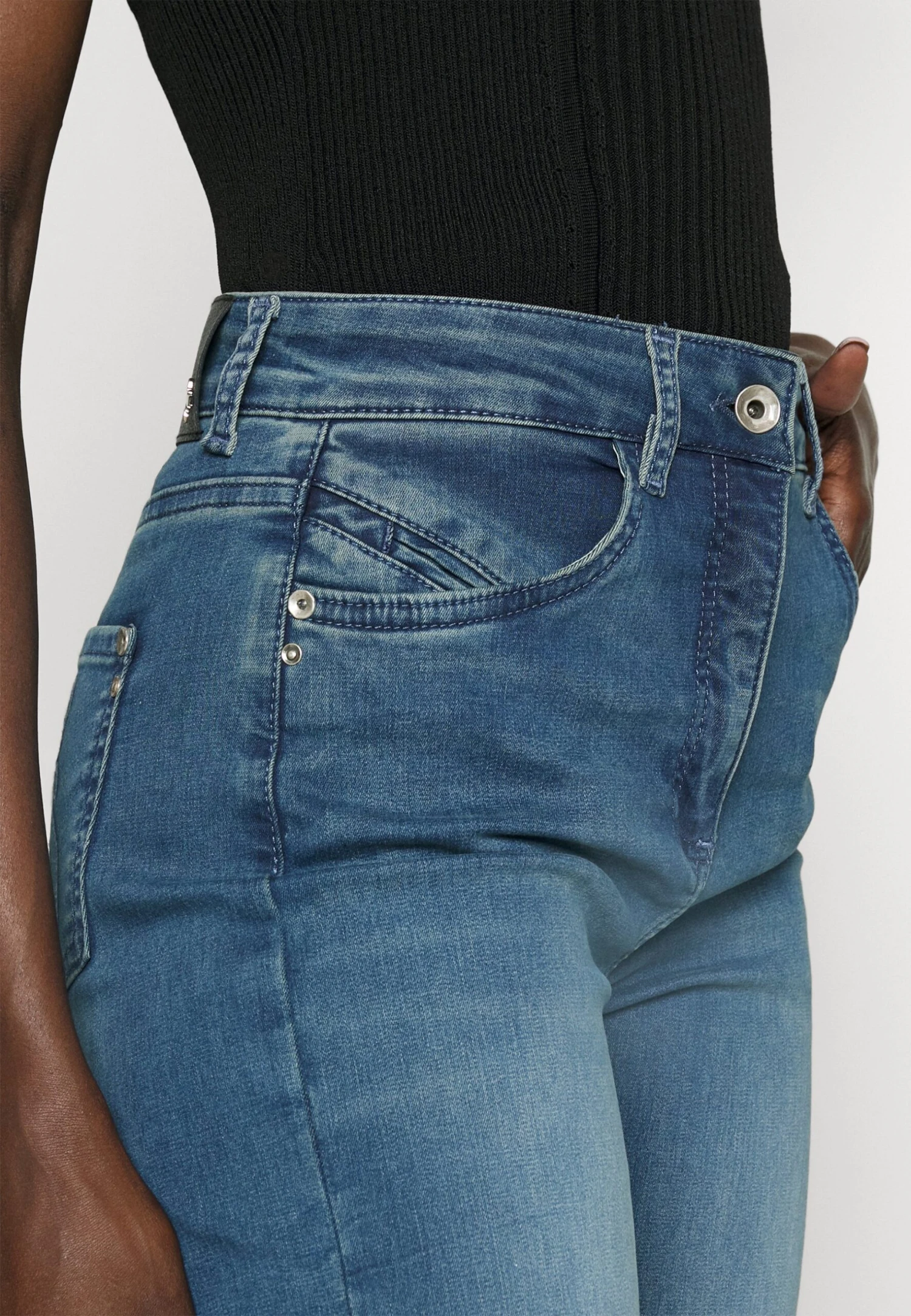 Patrizia Pepe Pantaloni/Trousers - Flared Jeans - Light Washed Blue 7 Patrizia Pepe Pantaloni/Trousers - Flared Jeans - Light Washed Blue - Image 5