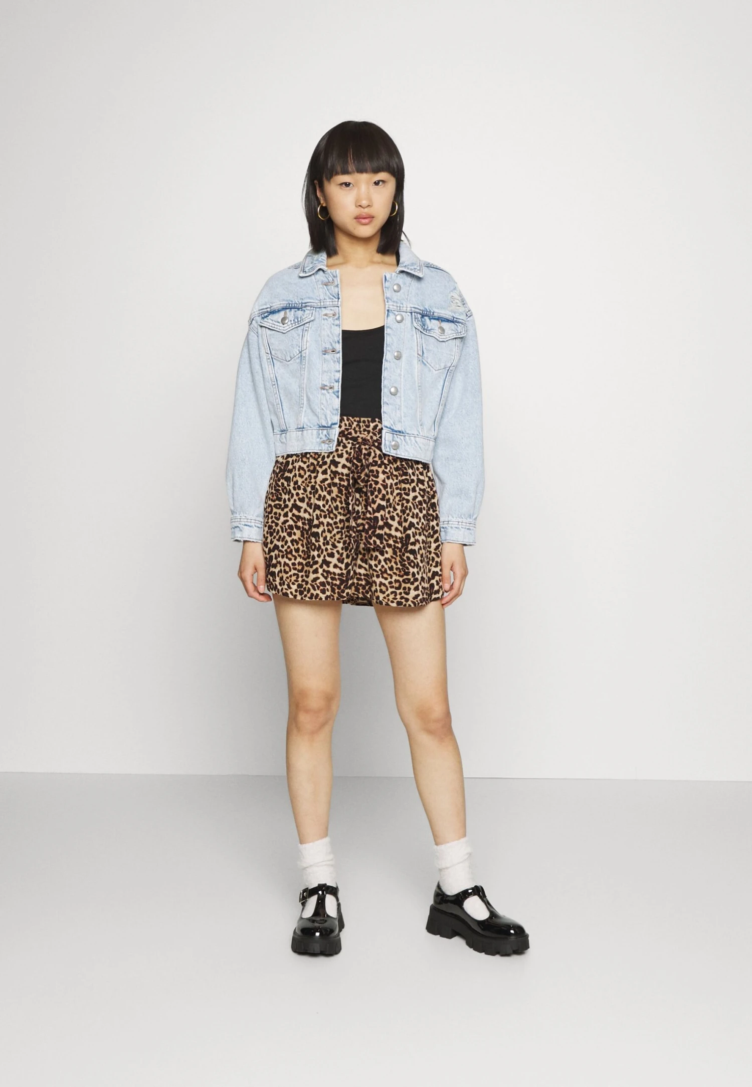 Pieces Petite Pcnya - Shorts 4 Pieces Petite Pcnya - Shorts - Image 2