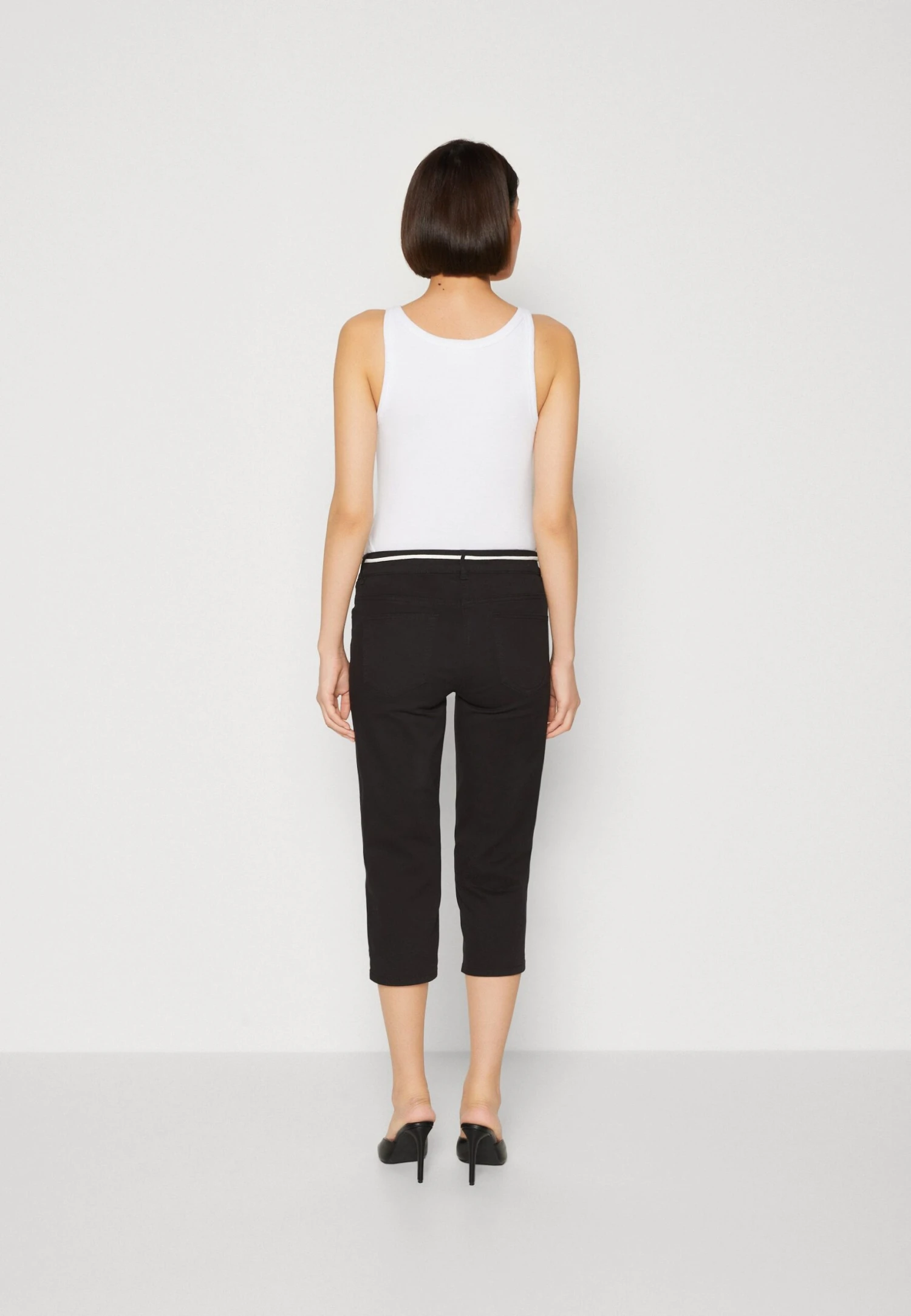 Tom Tailor Alexa Capri - Shorts - Deep Black 5 Tom Tailor Alexa Capri - Shorts - Deep Black - Image 3