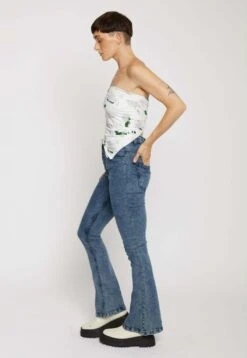 Shank Opening - Flared Jeans -ESPRIT || ONLY || Wal G Sales Store 651baa4823924838bcce392ead392cf8