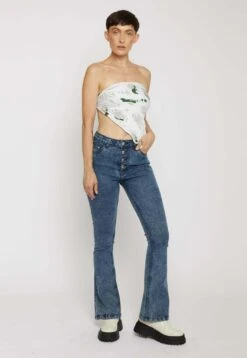 Shank Opening - Flared Jeans