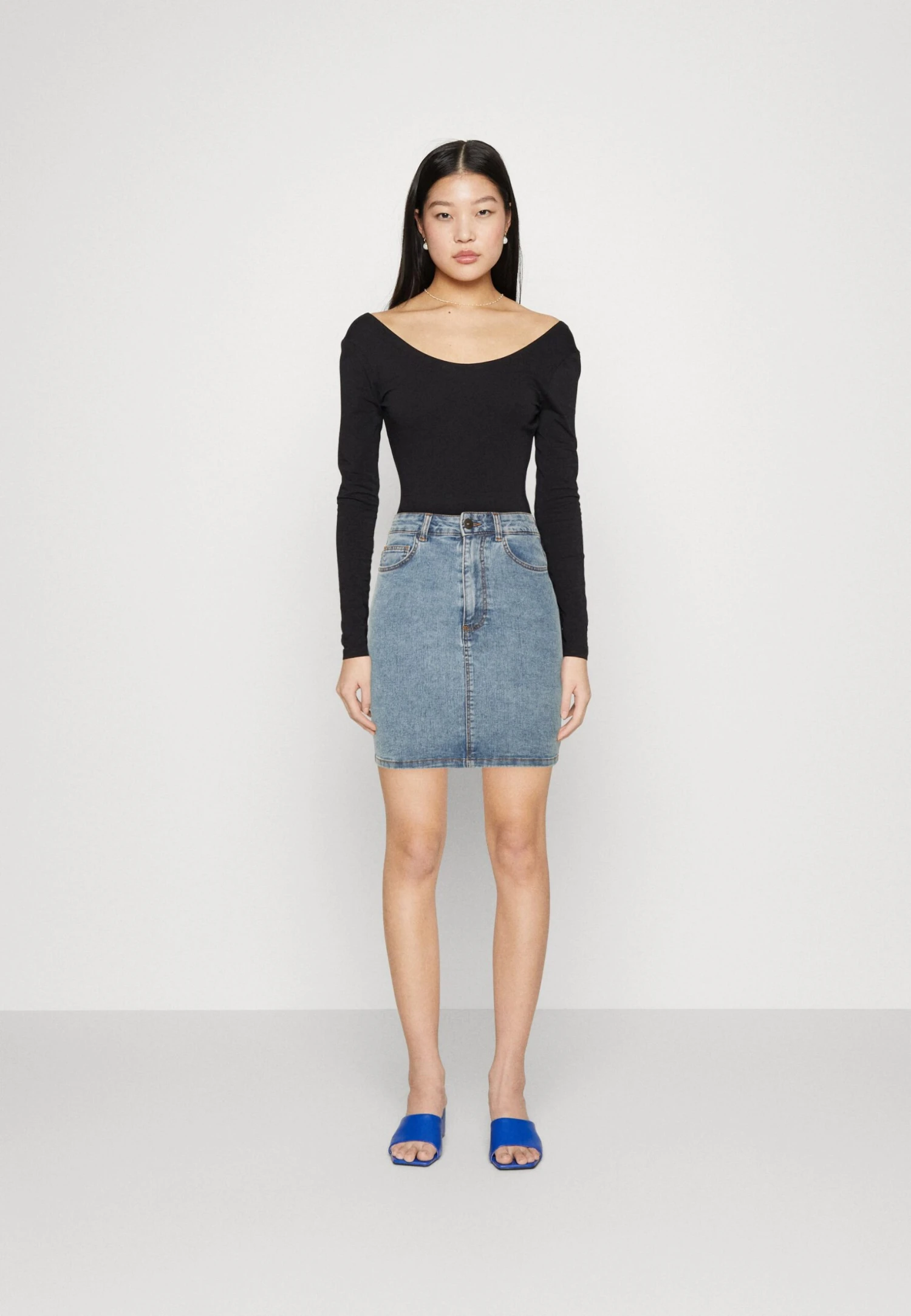 Pieces Pcpeggy Skirt- Pencil Skirt - Light Blue Denim 4 Pieces Pcpeggy Skirt- Pencil Skirt - Light Blue Denim - Image 2