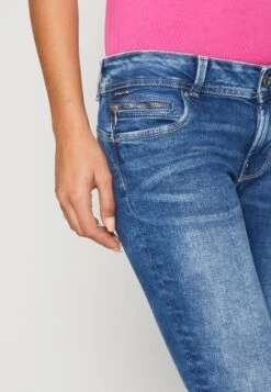 Pepe Jeans New Brooke - Slim Fit Jeans -ESPRIT || ONLY || Wal G Sales Store 718fd07e4f4949dfa8f3dcaa469b4d84