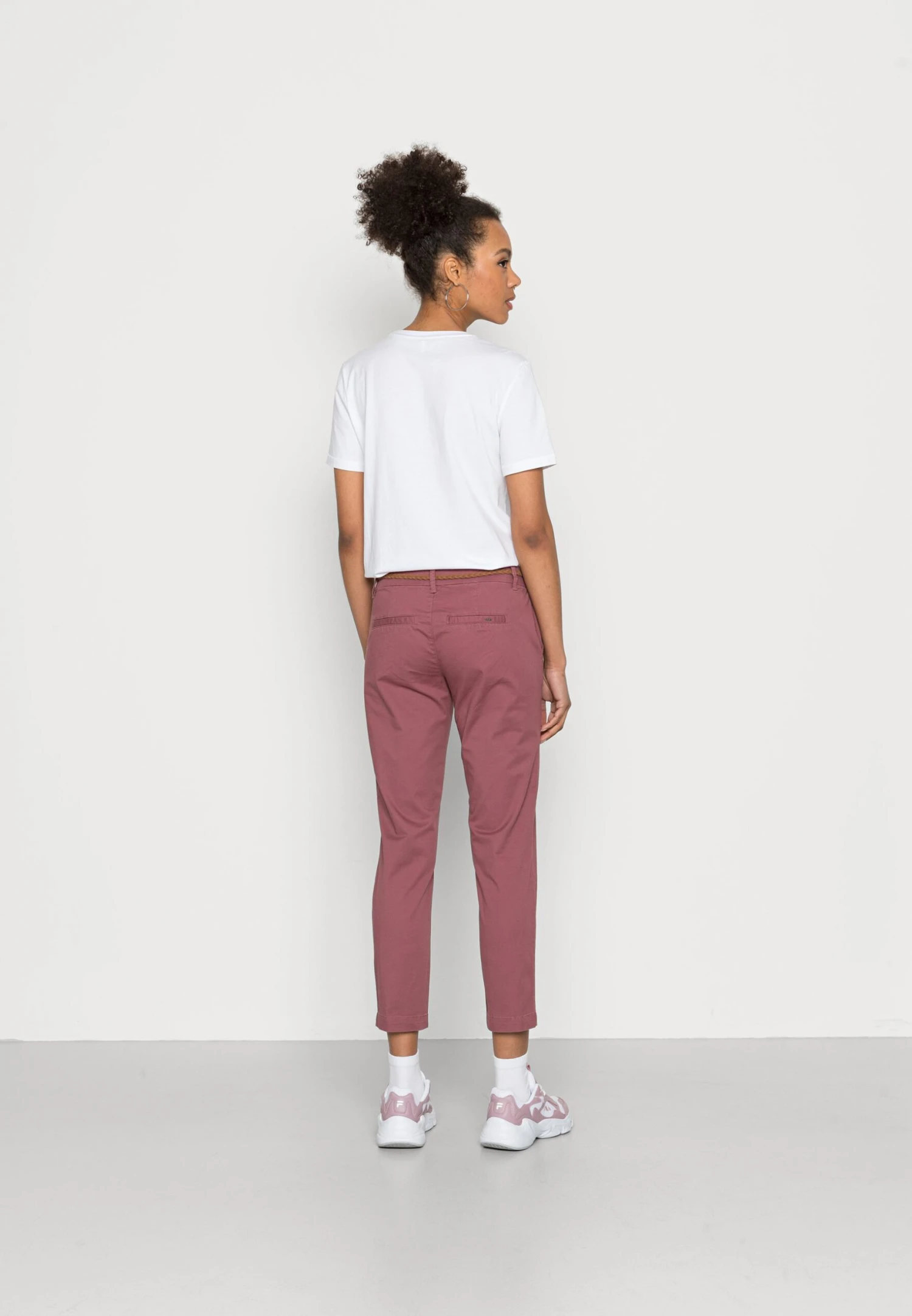 ONLY Onlevelyn Ankle Pant - Chinos 5 ONLY Onlevelyn Ankle Pant - Chinos - Image 3