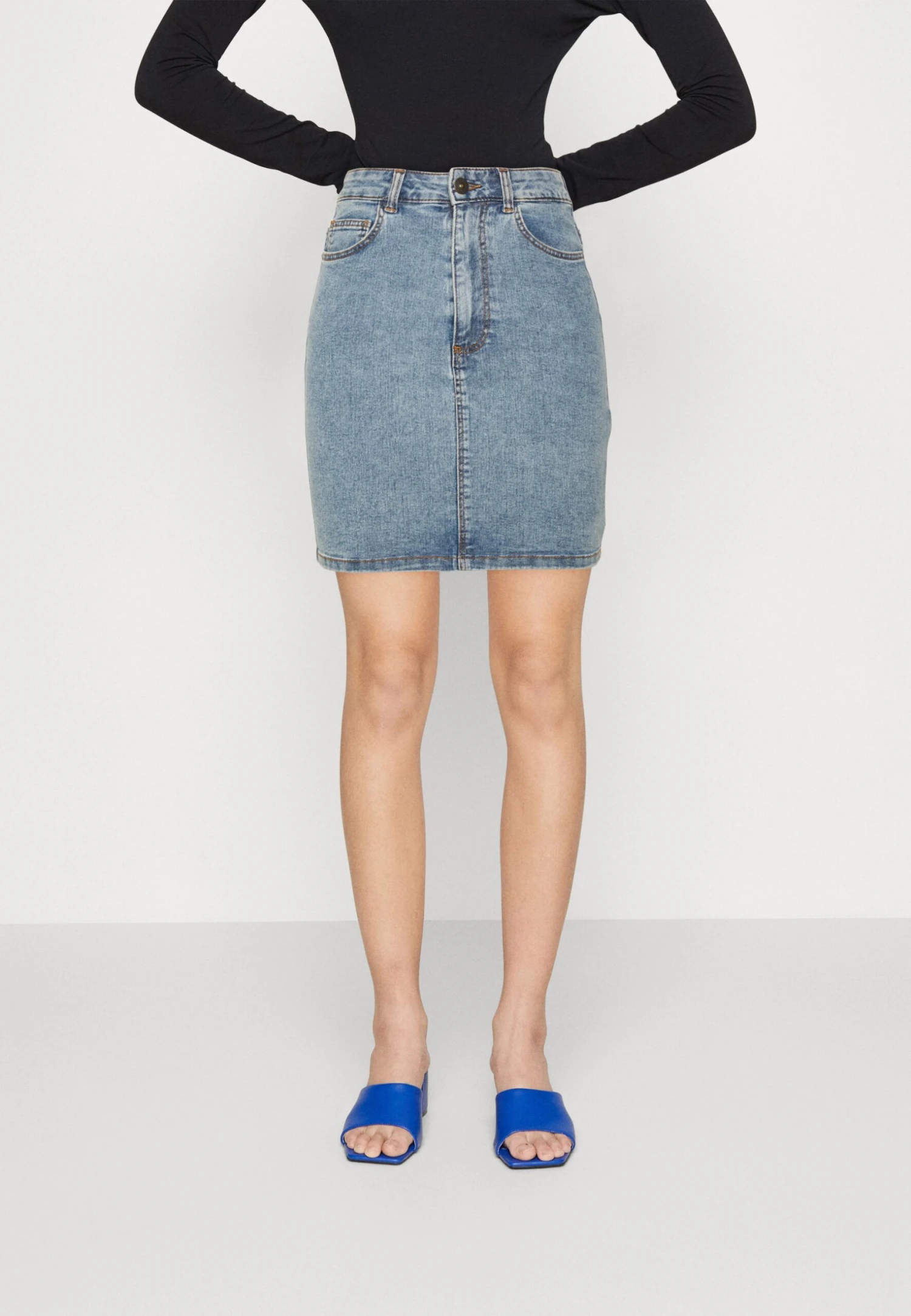 Pieces Pcpeggy Skirt- Pencil Skirt - Light Blue Denim 3 Pieces Pcpeggy Skirt- Pencil Skirt - Light Blue Denim