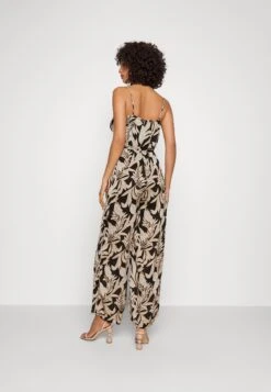 ONLY Onlchelsea Strap - Jumpsuit - Black Untamed Leaves -ESPRIT || ONLY || Wal G Sales Store 7bdf2434af9d413ebf8ed1896dba70eb