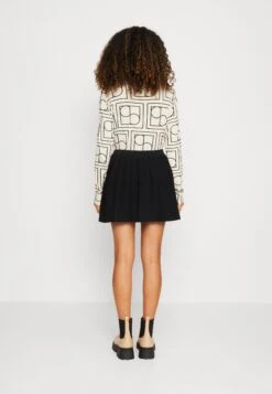 Hollister Co. Pleated - Mini Skirt - Black 10 Hollister Co. Pleated - Mini Skirt - Black -ESPRIT || ONLY || Wal G Sales Store 7e31707fc09a412b9a2af255ec02c52b