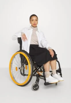 Anna Field Pleated Skirt - Black -ESPRIT || ONLY || Wal G Sales Store 833718ac8d3540e6aed3d1a78b880364