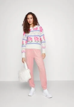 Hollister Co. Tracksuit Bottoms - Tracksuit Bottoms -ESPRIT || ONLY || Wal G Sales Store 94d96bd4767f4c45b8874beccb1f0583