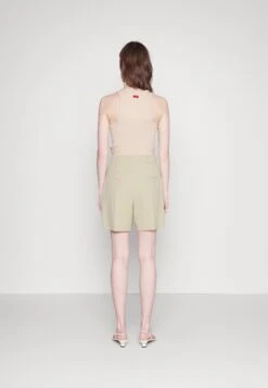 Hugo Hatisi - Shorts -ESPRIT || ONLY || Wal G Sales Store 986e849eb3e54e5fbbb7fd27939466ed