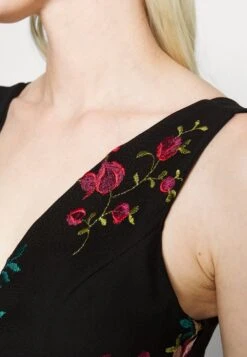 Contrast Plunge - Jumpsuit -ESPRIT || ONLY || Wal G Sales Store 99cc8fd148ff48bdbd158543c443567f