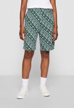 Lacoste X Netflix - Shorts - Green/White -ESPRIT || ONLY || Wal G Sales Store 9b4c14613e184a9f8c80f5bd3e358d02