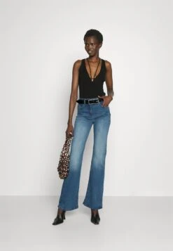 Patrizia Pepe Pantaloni/Trousers - Flared Jeans - Light Washed Blue 8 Patrizia Pepe Pantaloni/Trousers - Flared Jeans - Light Washed Blue -ESPRIT || ONLY || Wal G Sales Store a2ba4b1b575a418e9fff60bf8b398b61