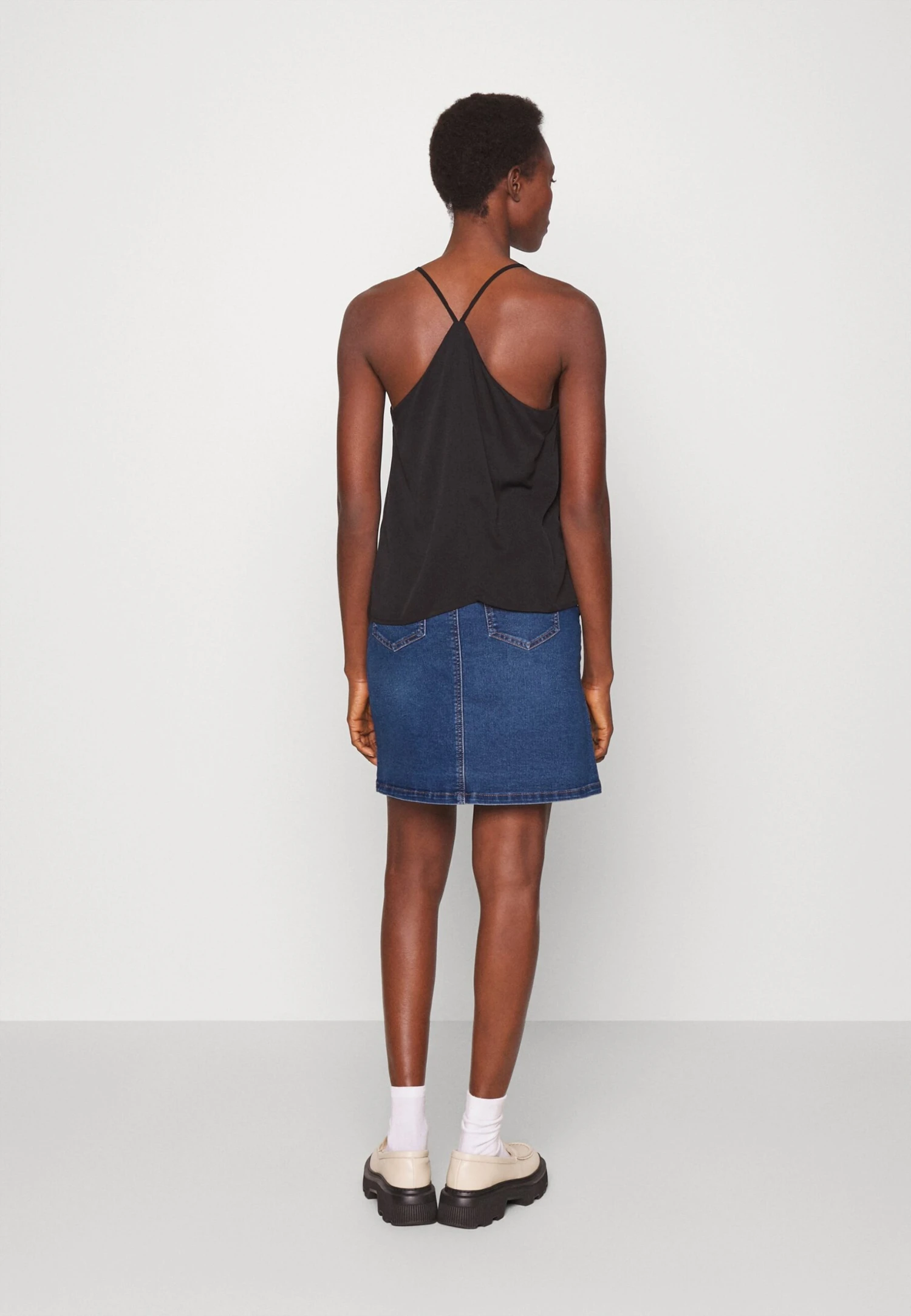 Vero Moda Tall Vmpetra Short Denim Skirt- Denim Skirt - Medium Blue Denim 5 Vero Moda Tall Vmpetra Short Denim Skirt- Denim Skirt - Medium Blue Denim - Image 3