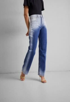 Victoria Beckham Julia - Straight Leg Jeans - Sun Bleach
