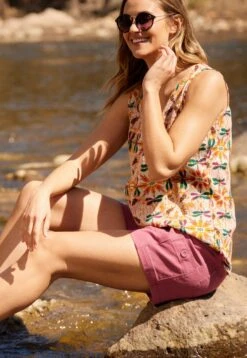 Willoughby Summer- Shorts - Crushed Berry -ESPRIT || ONLY || Wal G Sales Store be09f35a64dd49db95ade64c5100af3d