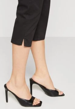 Tom Tailor Alexa Capri - Shorts - Deep Black 13 Tom Tailor Alexa Capri - Shorts - Deep Black -ESPRIT || ONLY || Wal G Sales Store c13df2fabdac40d59681ede69a9ad8eb