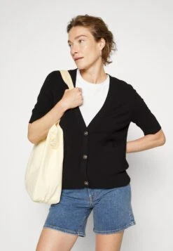 Selected Femme Slfsia Mid - Shorts -ESPRIT || ONLY || Wal G Sales Store c369f922d6f74bc1a45841042a5527e7