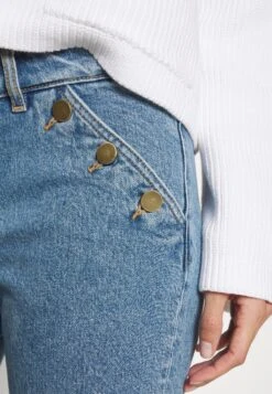 Filippa K Capri Pants - Denim Shorts -ESPRIT || ONLY || Wal G Sales Store c4dcac8f97124187bb2a31979f2ee85c