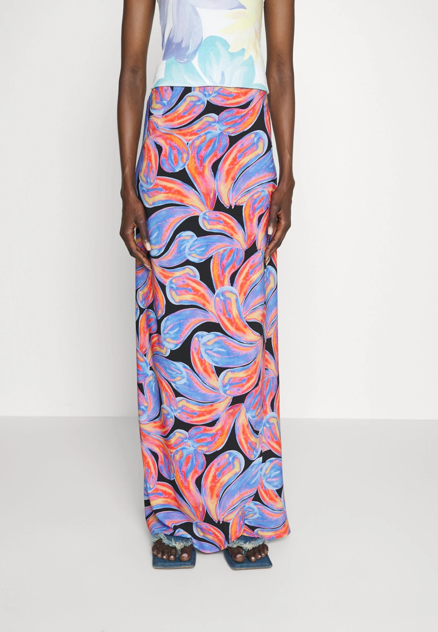 Eyva Wrap - Maxi Skirt - Multi 3 Eyva Wrap - Maxi Skirt - Multi