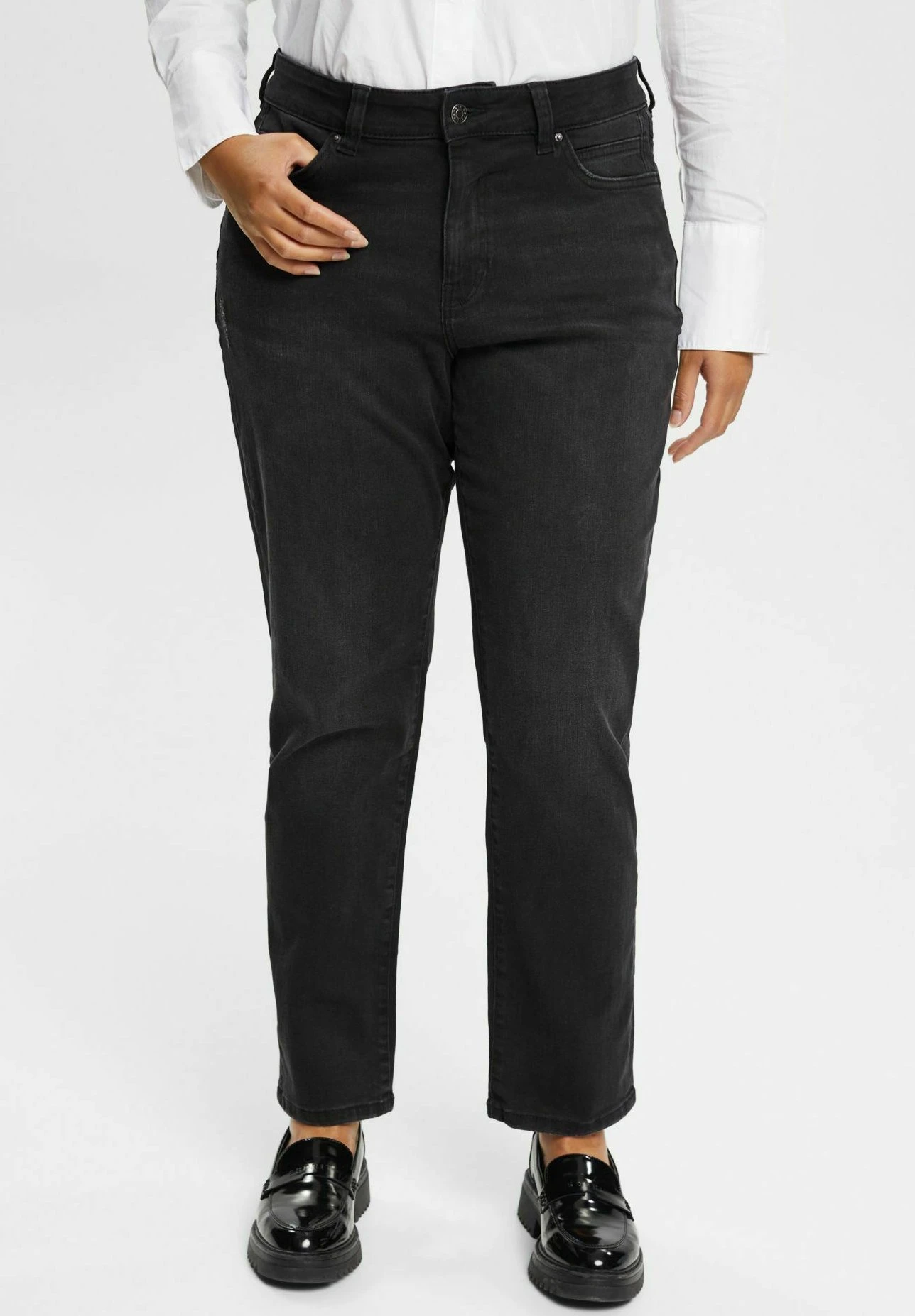 ESPRIT Mit Geradem Bein Und Mittlerer Bundhöhe - Straight Leg Jeans 3 ESPRIT Mit Geradem Bein Und Mittlerer Bundhöhe - Straight Leg Jeans