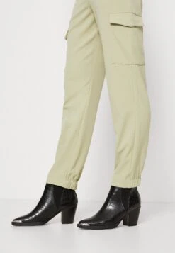 B.young Danta Pants - Cargo Trousers - Tea -ESPRIT || ONLY || Wal G Sales Store cc04938bda064b7c8897aaf139469174