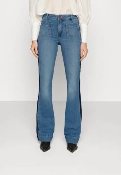 Wrangler Flared Jeans - Flared Jeans