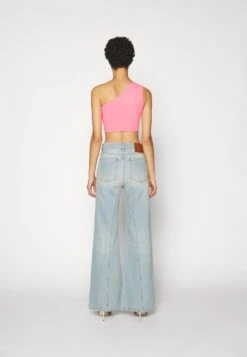 Victoria Beckham Bianca - Relaxed Fit Jeans -ESPRIT || ONLY || Wal G Sales Store e9efa02c9e6240edb09b4afa6225bfda