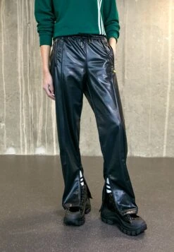 Adidas Originals Firebird Tracksuit Pants - Trousers - Black