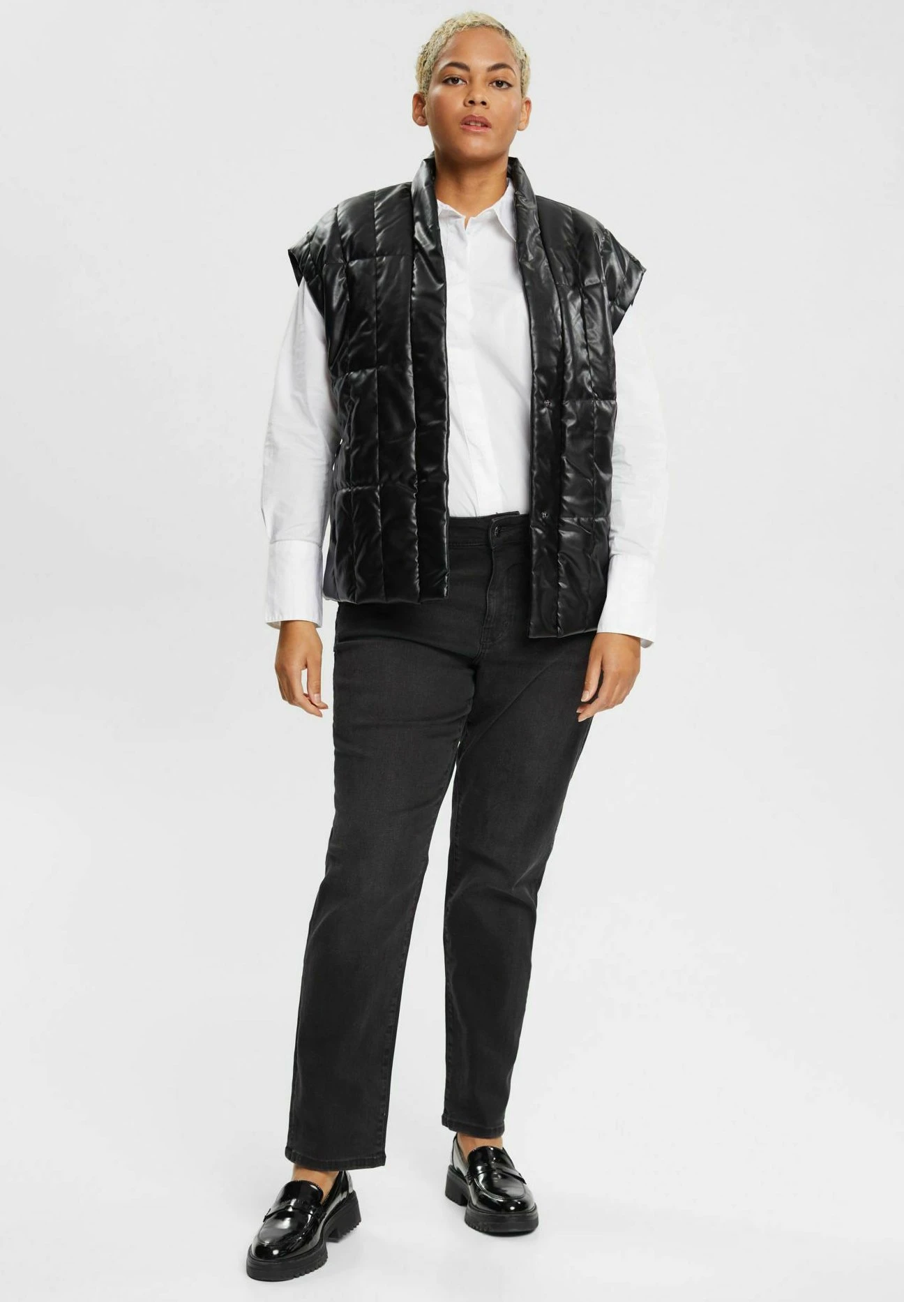 ESPRIT Mit Geradem Bein Und Mittlerer Bundhöhe - Straight Leg Jeans 4 ESPRIT Mit Geradem Bein Und Mittlerer Bundhöhe - Straight Leg Jeans - Image 2