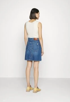 Finale - Mini Skirt -ESPRIT || ONLY || Wal G Sales Store f02903e5674847f2807265ee582a2808