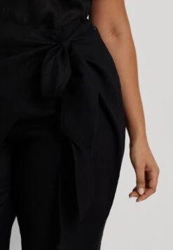 Layvok Pleated - Shorts -ESPRIT || ONLY || Wal G Sales Store ff3b9a3e2d8a4555bfe9c2ea2866e55d